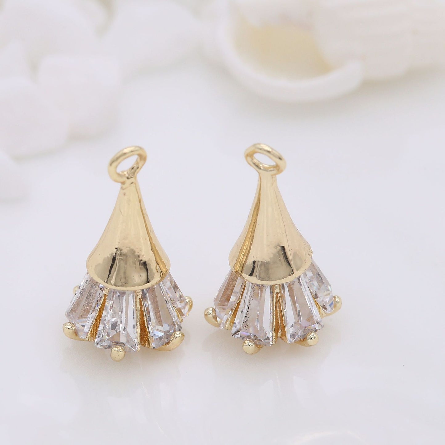 Pendentif à breloque à 2 cônes orné de strass 14K GF