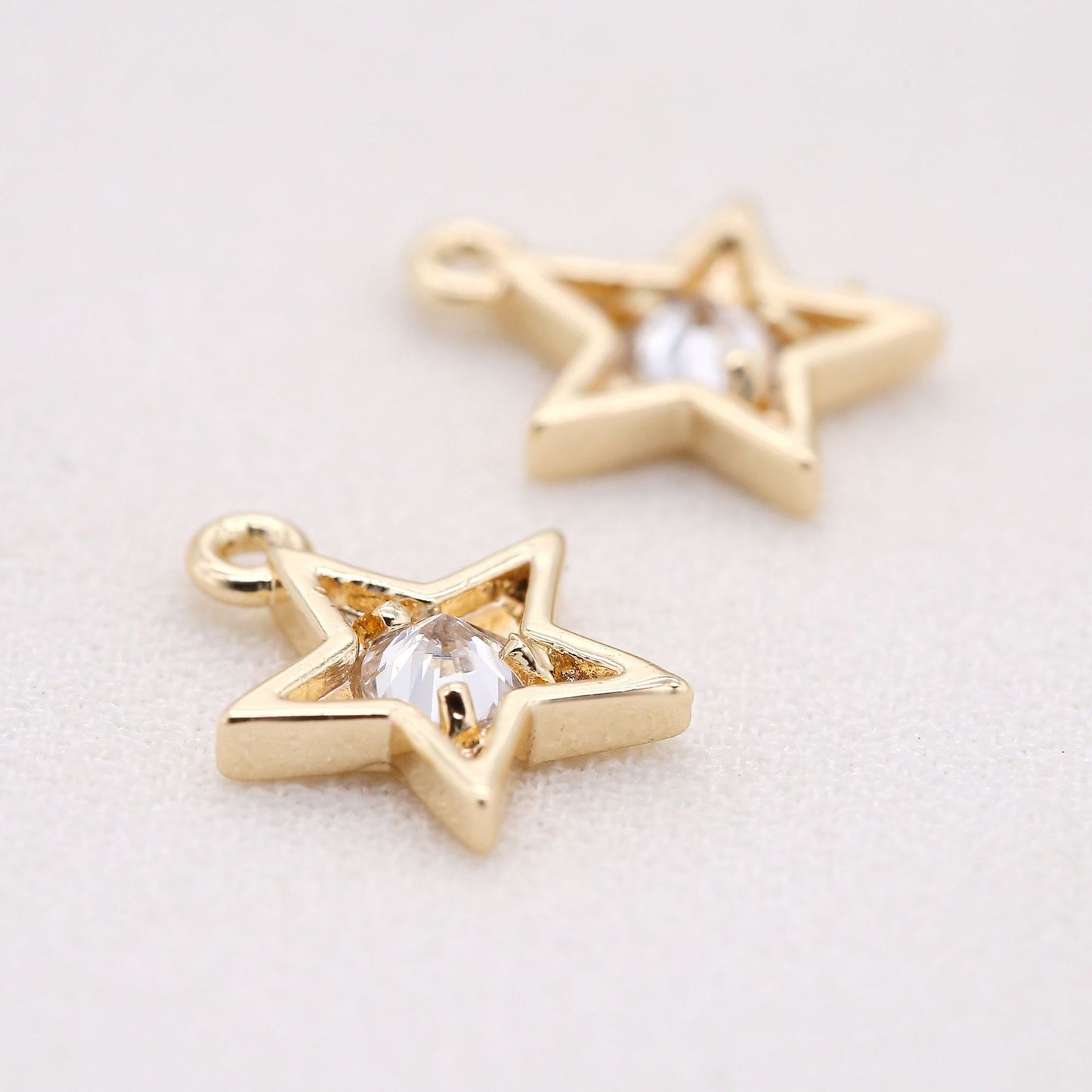 Pendentif à breloque 10 étoiles orné de strass 14K GF