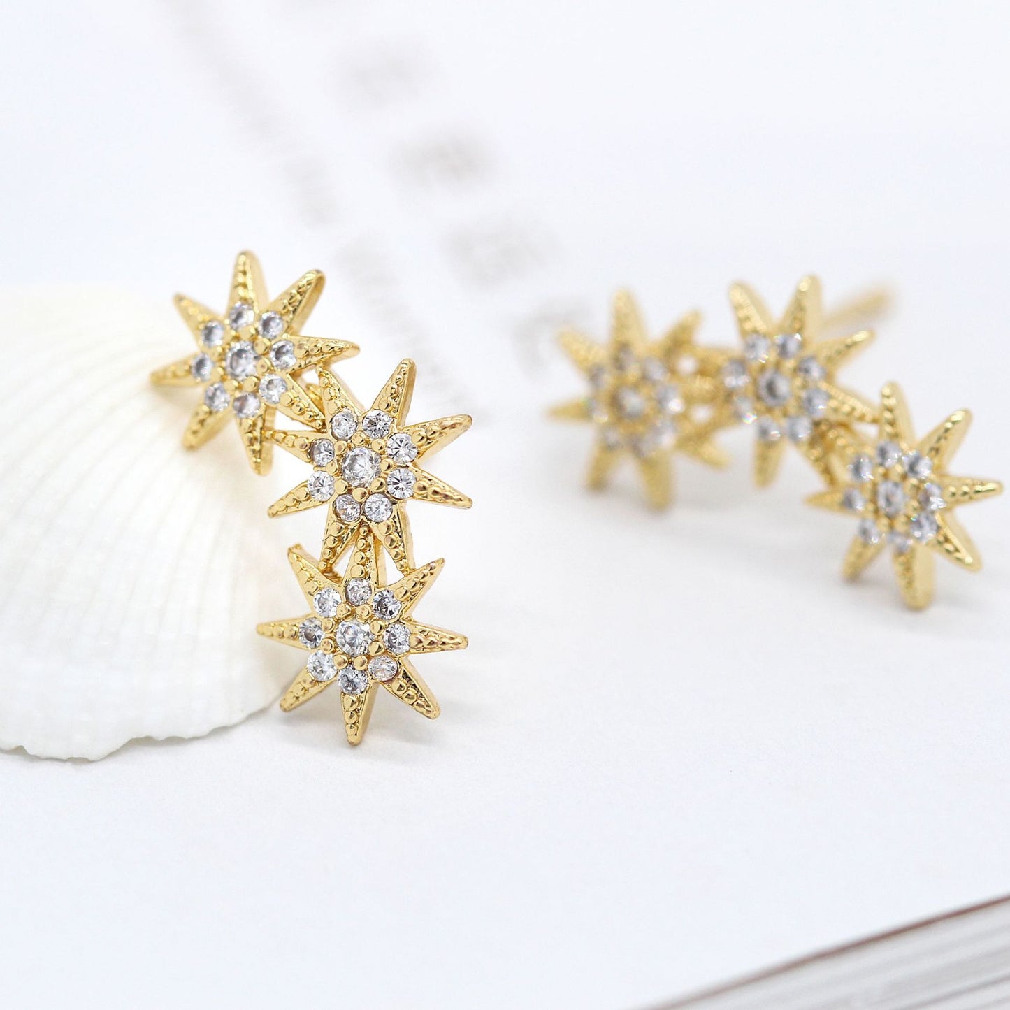 4 boucles d'oreilles trois étoiles à tige ornées de strass 14K GF