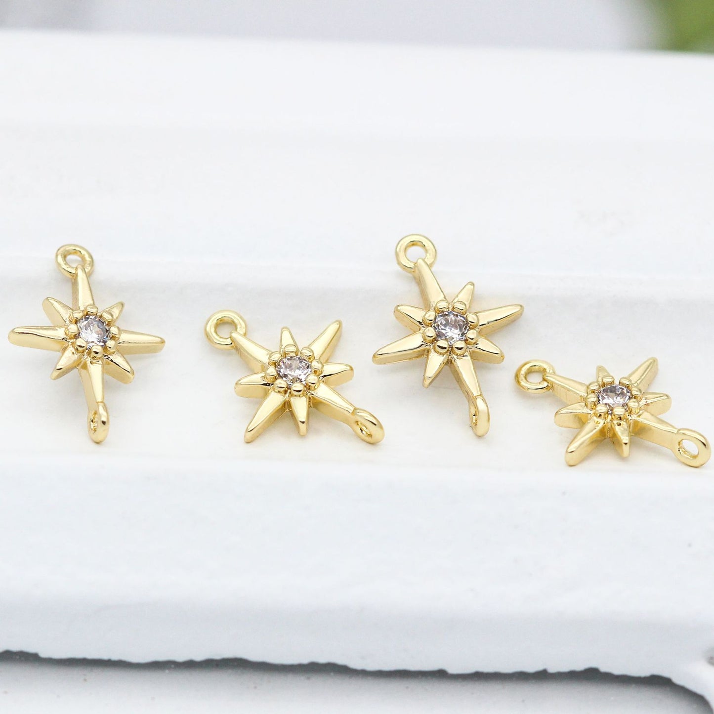 20 connecteurs de charme étoile à double boucle ornés de strass 14K GF
