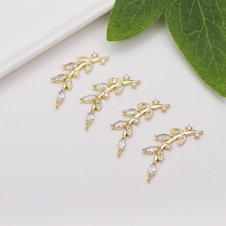 2 connecteurs de charme de branche de feuille courbée à double boucle ornés de strass 14K GF
