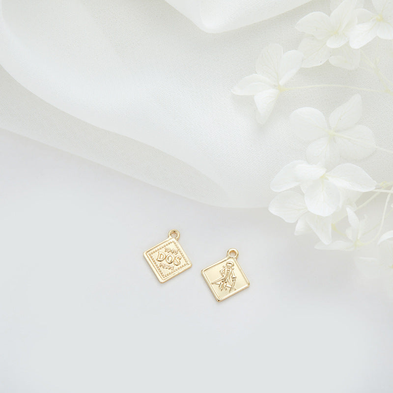 2 Queen Coin Prince Square Round Heart Diamond Tag Charm-Anhänger 14K GF