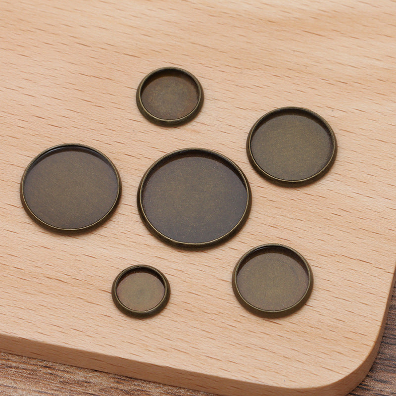 100 Plain Edge Bezel Cup Charm Flat Back Paramètres Antique Bronze 8mm - 25mm Rond Cabochon Strass Zircon Gemstone Blank Base