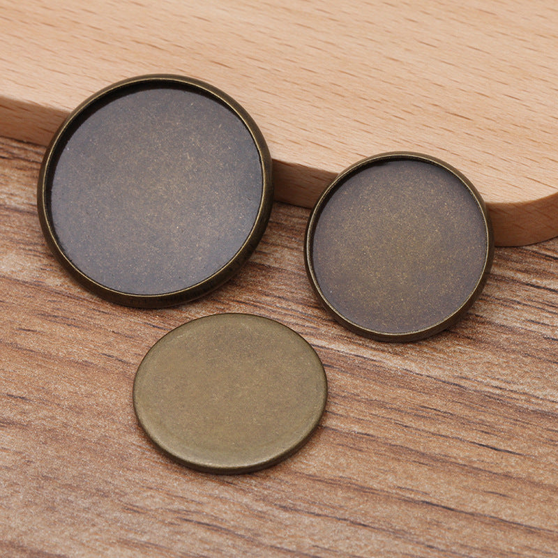 100 Plain Edge Bezel Cup Charm Flat Back Paramètres Antique Bronze 8mm - 25mm Rond Cabochon Strass Zircon Gemstone Blank Base