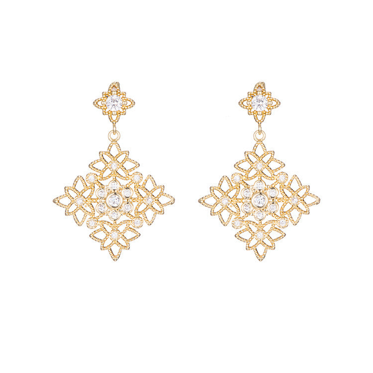 Boucles d'oreilles à tige avec 4 diamants et strass ornés de strass 14 carats GF