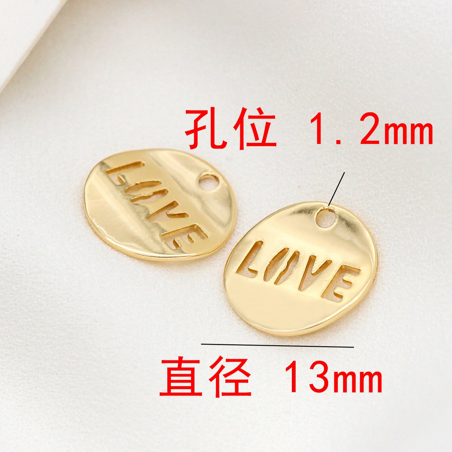 30 gebogene runde Love Piece Charm-Anhänger aus 14 Karat GF