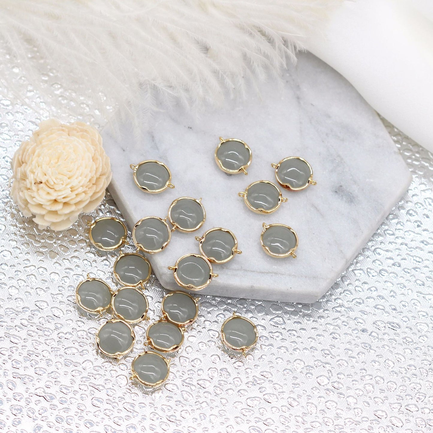 10 doppelt geschlungene runde Charm-Verbindungsstücke mit Strassverzierung aus 14-karätigem GF