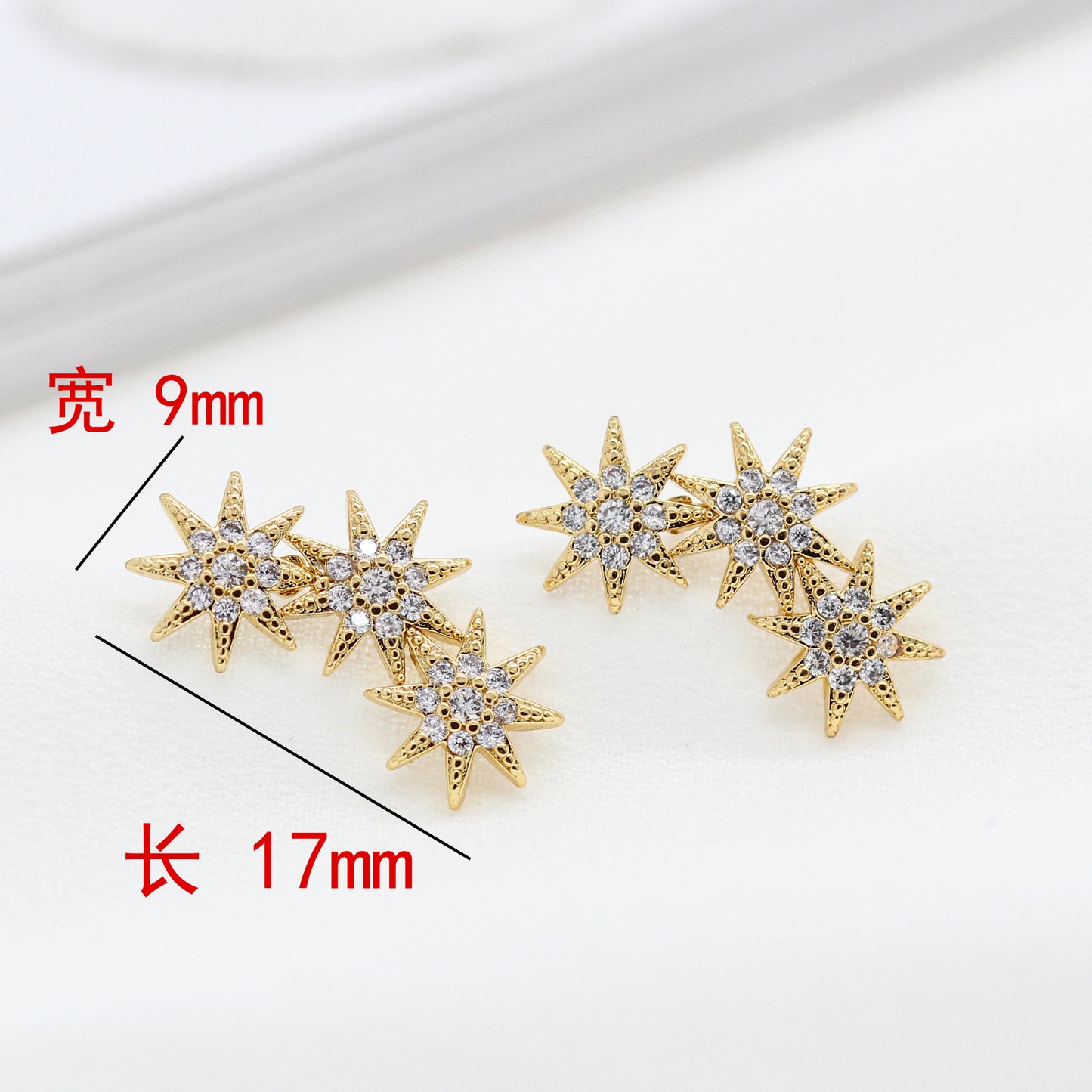 4 boucles d'oreilles trois étoiles à tige ornées de strass 14K GF