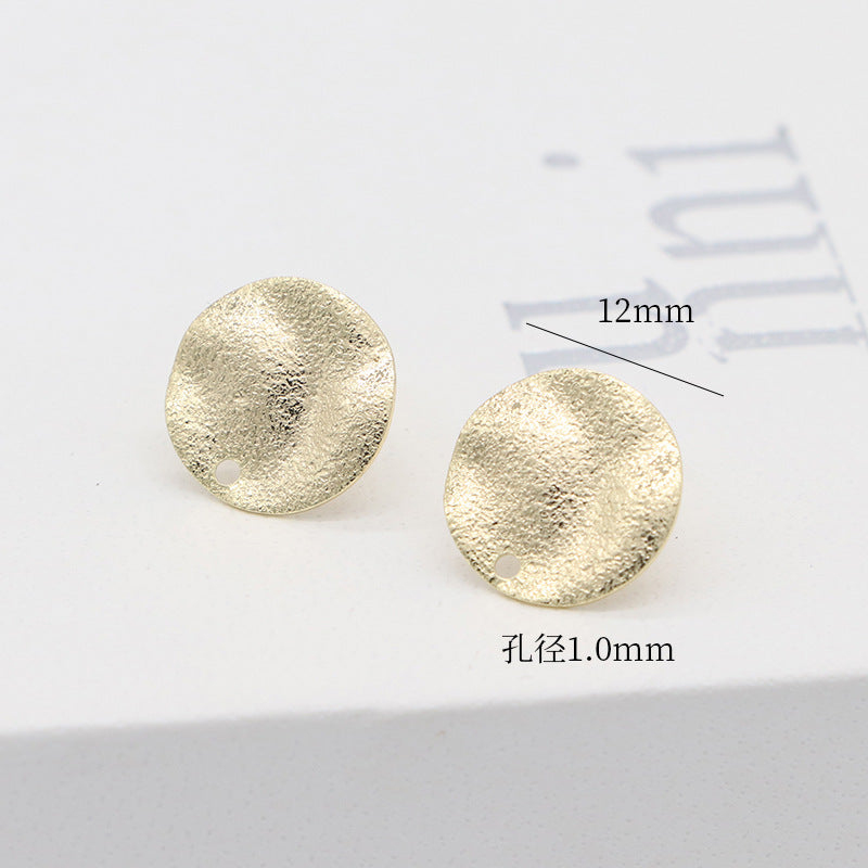 10 gebogene, mattierte, runde Ohrstecker mit Loch aus 14-karätigem GF